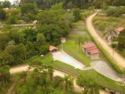 Compre 2 Chalés prontos com jardim privativo por apenas R$ 250 mil - Condomínio Villaggio Di Cápua - Lazer completo - Excelente investimento