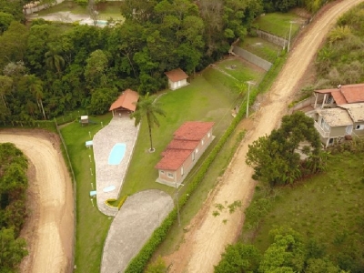 Compre 2 Chalés prontos com jardim privativo por apenas R$ 250 mil - Condomínio Villaggio Di Cápua - Lazer completo - Excelente investimento