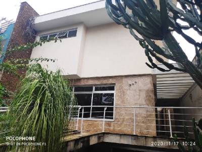 Jardim da Glória - Linda residência junto a Praça - 365 m2 com área gourmet 