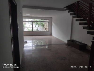 Jardim da Glória - Linda residência junto a Praça - 365 m2 com área gourmet 