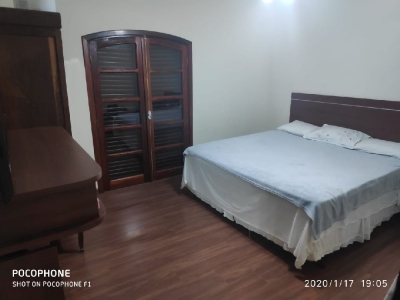 Casa de campo - Locação de Temporada - Para até 14 pessoas - Próxima a cidade - Piscina - Quadra - Churrasqueiracom - 4.320 m2 - Linda vista