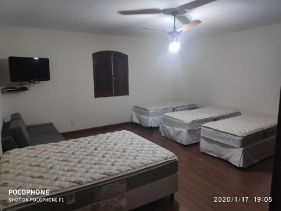 Casa de campo - Locação de Temporada - Para até 14 pessoas - Próxima a cidade - Piscina - Quadra - Churrasqueiracom - 4.320 m2 - Linda vista