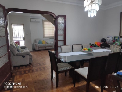 Perdizes - Rua tranquila - Sobrado com 220 m2 - 3 dorms (suíte) - 2 vagas - Quintal com árvores e churrasqueira
