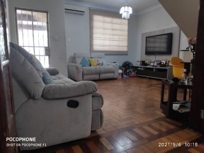 Perdizes - Rua tranquila - Sobrado com 220 m2 - 3 dorms (suíte) - 2 vagas - Quintal com árvores e churrasqueira