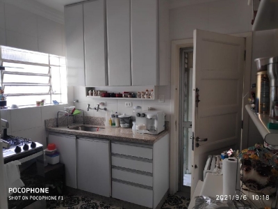 Perdizes - Rua tranquila - Sobrado com 220 m2 - 3 dorms (suíte) - 2 vagas - Quintal com árvores e churrasqueira
