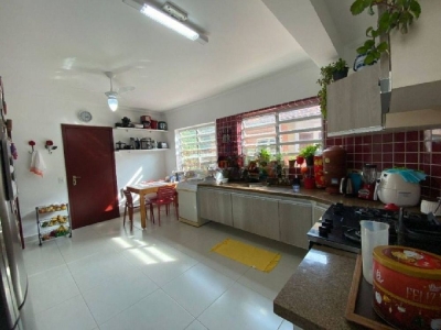 Guarujá - Jardim Virgínia - Praia da Enseada - Casa reformada com 3 suítes + suíte hóspedes - Área gourmet - Piscina - R$ 1.350.000