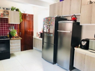 Guarujá - Jardim Virgínia - Praia da Enseada - Casa reformada com 3 suítes + suíte hóspedes - Área gourmet - Piscina - R$ 1.350.000