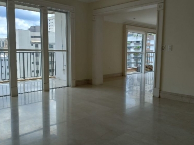 Linda cobertura no Campo Belo - Vista maravilhosa - 377 m2 de área útil - Piscina aquecida - Área gourmet - Lareira - R$ 4.255.000 - Estuda permuta parcial