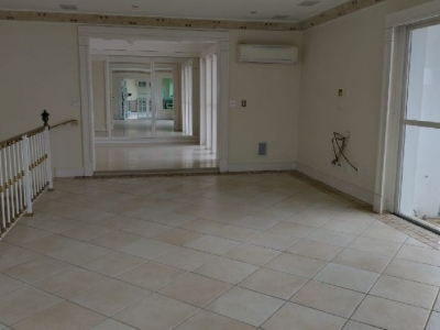Linda cobertura no Campo Belo - Vista maravilhosa - 377 m2 de área útil - Piscina aquecida - Área gourmet - Lareira - R$ 4.255.000 - Estuda permuta parcial