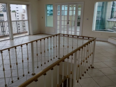 Linda cobertura no Campo Belo - Vista maravilhosa - 377 m2 de área útil - Piscina aquecida - Área gourmet - Lareira - R$ 4.255.000 - Estuda permuta parcial