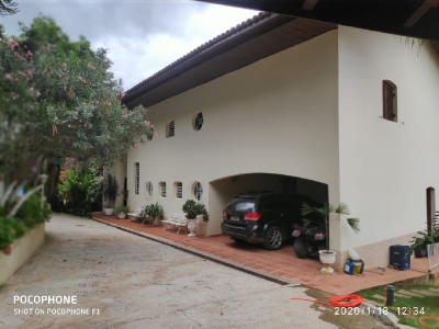Casa de campo com 4.320 m2 - 800 m2 a.constr. - Vista maravilhosa - Próxima a cidade - Piscina - quadra - churrasqueira - salão de festas - casa de hóspedes