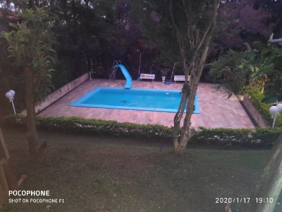 Casa de campo com 4.320 m2 - 800 m2 a.constr. - Vista maravilhosa - Próxima a cidade - Piscina - quadra - churrasqueira - salão de festas - casa de hóspedes