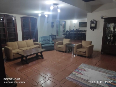 Casa de campo com 4.320 m2 - 800 m2 a.constr. - Vista maravilhosa - Próxima a cidade - Piscina - quadra - churrasqueira - salão de festas - casa de hóspedes
