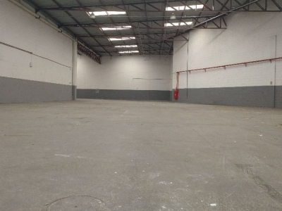 Luz - Próximo ao Metrô - Galpão novo com 1.100 M2 de vão livre  
